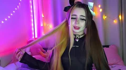 Sue online show from February 16, 10:43 pm