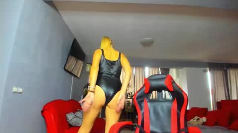 May online show from November 12, 9:29 am