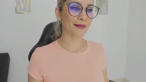 Snapshot of sugar_milff chatting on September 13, 2:14 pm sugar_milff online show from September 13, 2:14 pm