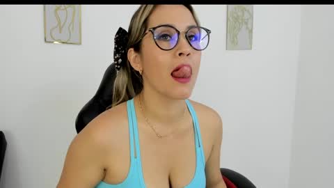 Snapshot of sugar_milff chatting on January 13, 1:17 pm sugar_milff online show from January 13, 1:17 pm