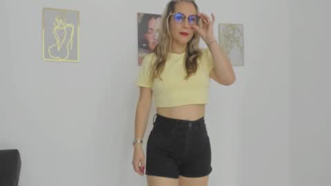 Snapshot of sugar_milff chatting on September 18, 2:04 pm sugar_milff online show from September 18, 2:04 pm