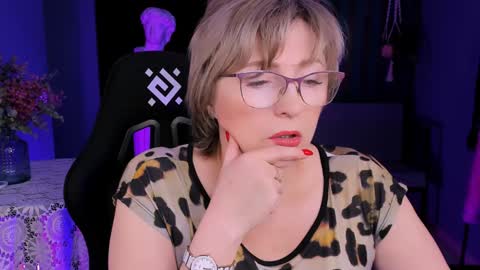 Vivien online show from January 15, 9:02 am