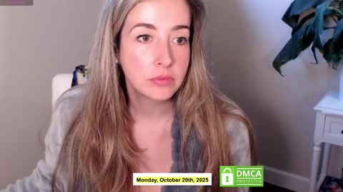 Mia online show from October 20, 3:15 pm