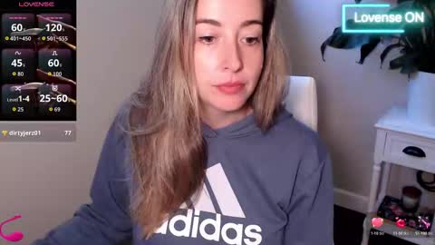 Mia online show from September 22, 2:26 pm