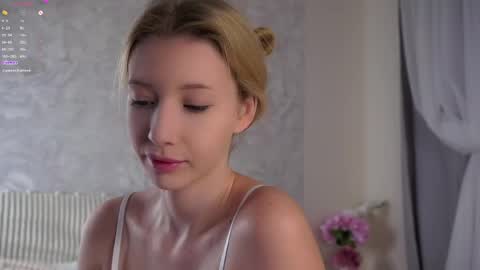 Lily online show from April 28, 2:43 pm