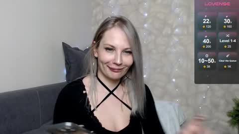 Naomi online show from December 13, 6:38 pm