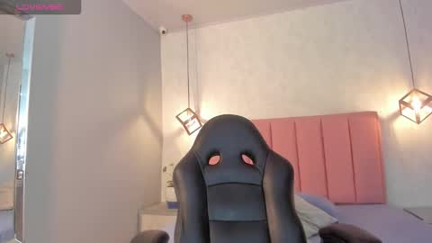  S U N N Y online show from November 5, 12:32 pm