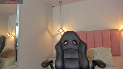  S U N N Y online show from February 10, 12:52 pm