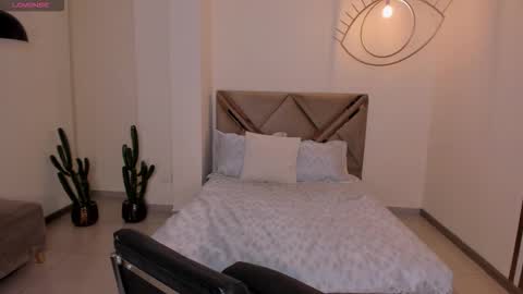 Sunny Rivers online show from September 10, 7:25 pm