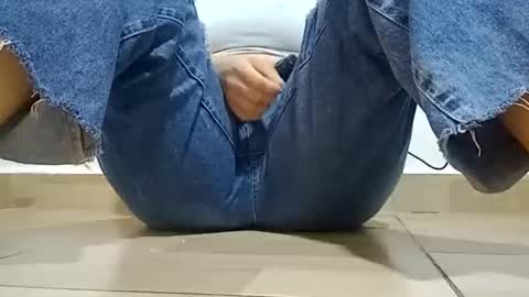 Annie online show from December 15, 5:07 pm