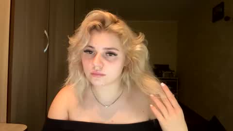 sunshinyflash online show from November 24, 5:26 pm