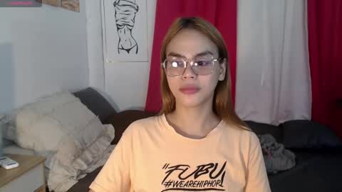 Snapshot of superhotvaleria chatting on September 15, 7:38 am Im val online show from September 15, 7:38 am