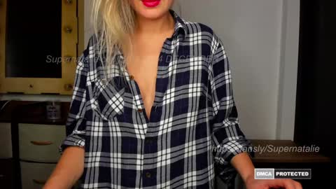 Snapshot of supernatalie chatting on December 15, 8:47 pm Natalie online show from December 15, 8:47 pm