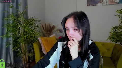 Annie online show from December 22, 1:42 am