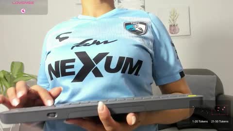 Snapshot of susan_sexymilf chatting on October 8, 12:20 pm Susan online show from October 8, 12:20 pm