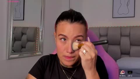 Susan online show from December 15, 9:31 pm