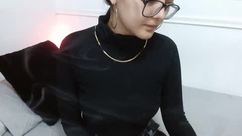 Snapshot of susana_hank chatting on December 23, 3:44 pm susana online show from December 23, 3:44 pm