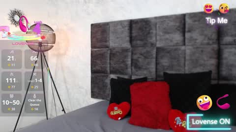 Susan online show from September 8, 7:46 pm