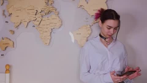 susannahtrojahn online show from February 4, 12:30 pm