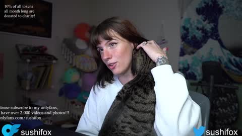 Snapshot of sushifox chatting on December 9, 1:18 am online show from December 9, 1:18 am