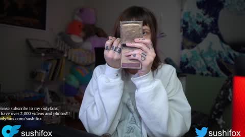 Snapshot of sushifox chatting on January 21, 5:51 pm online show from January 21, 5:51 pm