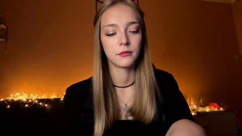 Snapshot of susyschuerholz chatting on October 9, 3:27 pm Jessica online show from October 9, 3:27 pm