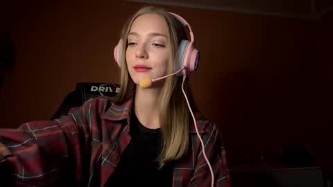 Snapshot of susyschuerholz chatting on October 8, 2:21 pm Jessica online show from October 8, 2:21 pm