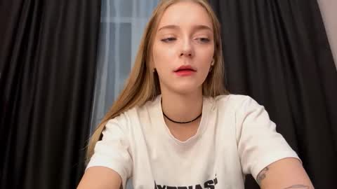 Snapshot of susyschuerholz chatting on October 15, 7:05 pm Jessica online show from October 15, 7:05 pm