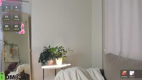 Hey Im Suzane online show from March 19, 7:35 am