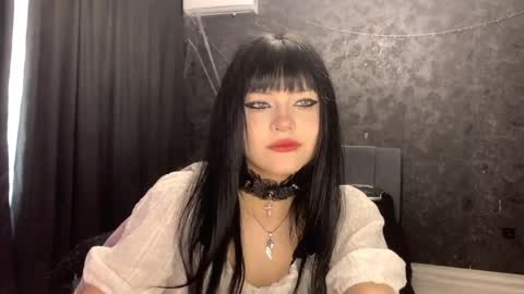 EmilySuonn online show from April 20, 5:21 am
