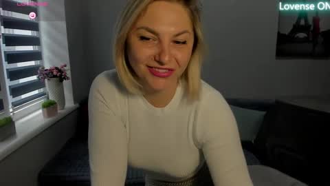 Snapshot of sweet___margaret chatting on March 3, 11:47 am Margaret online show from March 3, 11:47 am