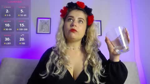 Bella Valery online show from November 3, 10:14 pm