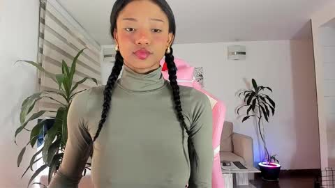Snapshot of sweet_brunette88 chatting on October 8, 8:35 pm sweet_brunette88 online show from October 8, 8:35 pm