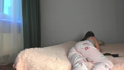 Christina online show from March 4, 2:23 pm