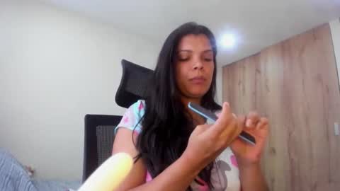 Kendra online show from January 14, 2:22 pm