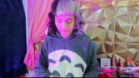 Snapshot of sweet_emmili chatting on January 4, 12:16 pm emmili online show from January 4, 12:16 pm