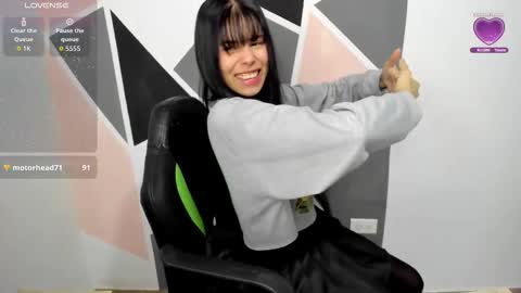 Snapshot of sweet_hann chatting on October 8, 7:24 am Hanna online show from October 8, 7:24 am