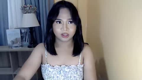 Snapshot of sweet_hoelly chatting on October 21, 9:52 pm naughty shannel online show from October 21, 9:52 pm