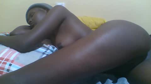 Snapshot of sweet_katrina2 chatting on March 4, 12:01 pm millarn online show from March 4, 12:01 pm