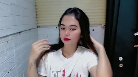 Snapshot of sweet_laika chatting on January 24, 4:05 am LAIKA online show from January 24, 4:05 am