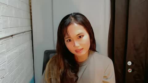 Snapshot of sweet_laika chatting on December 15, 6:40 am LAIKA online show from December 15, 6:40 am