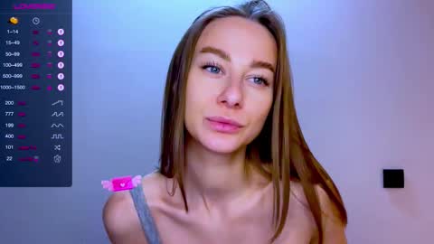 Mia online show from March 22, 2:12 pm