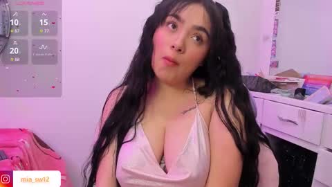 Mia Johns online show from November 7, 5:46 am