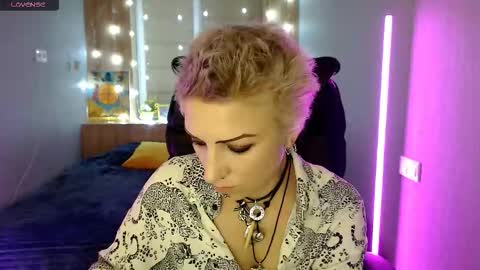 sweet_n_strong online show from December 4, 2:41 pm