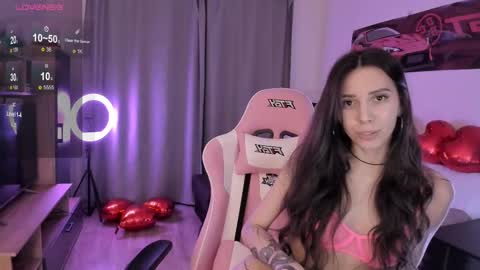 Snapshot of sweet_princess_ashley chatting on February 23, 8:18 pm Ashley online show from February 23, 8:18 pm