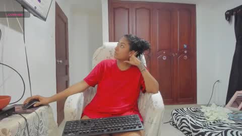 Snapshot of sweet_robyn chatting on October 21, 11:53 pm sweet_robyn online show from October 21, 11:53 pm