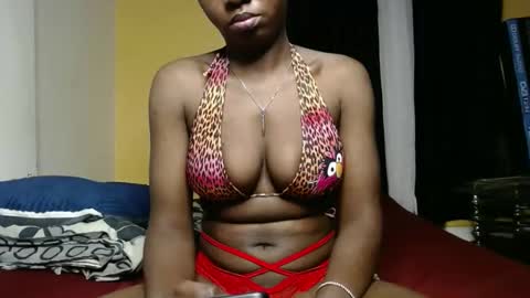 ellanah Tracie online show from February 22, 10:59 pm