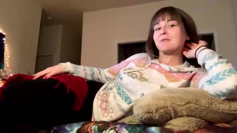 Snapshot of sweet_truffle chatting on December 19, 10:32 pm Heidi Brenner - Please check bio for schedule FAQ online show from December 19, 10:32 pm