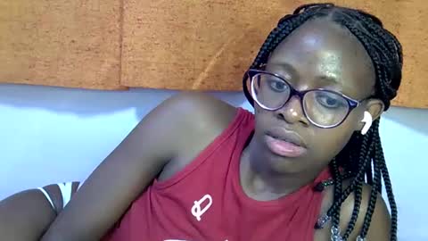 sweet_zarah online show from March 4, 9:54 pm