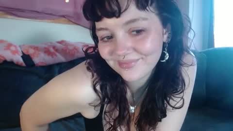 Snapshot of sweetangelinee chatting on October 4, 8:35 pm Angeline online show from October 4, 8:35 pm